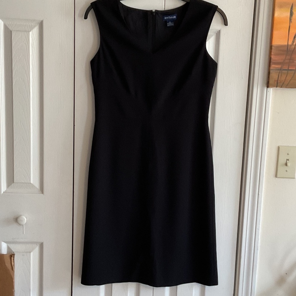 Ann Taylor Black Sleeveless Midi Sheath Dress